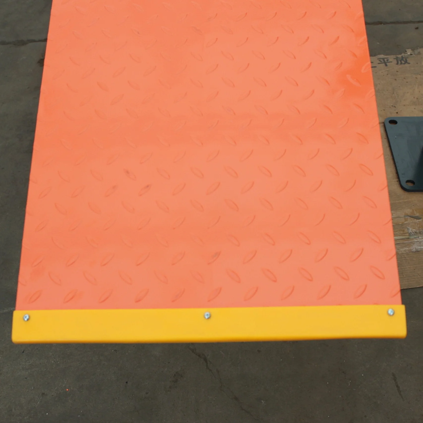 Stratus Compact Enclosed 4 Post 9k lbs Storage Parking Car Lift w/casters SAE-P49C - Image 6